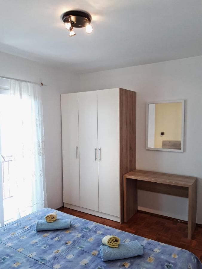 Toni Lägenhet Vodice Exteriör bild