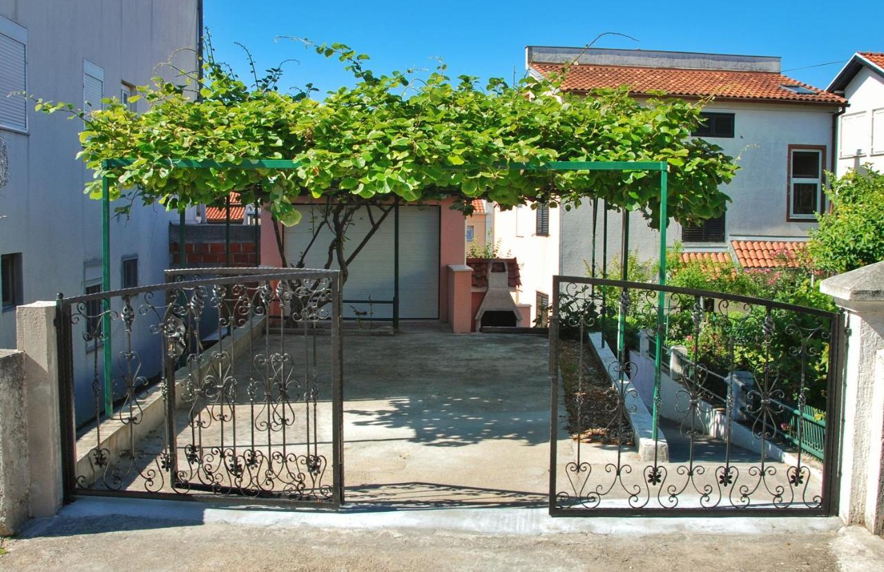 Toni Lägenhet Vodice Exteriör bild